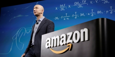 Chỉ đạo từ Jeff Bezos từng khiến Amazon nhiều lần vượt mặt đối thủ lớn: 'Đừng bao giờ sợ đối thủ, hãy sợ khách hàng!'