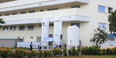 Tổng công ty Điện lực miền Nam gửi tặng thiết bị y tế cho Bệnh viện Hồi sức COVID-19 TP.HCM