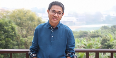 Trần Sinh: Nam sinh nghèo được dân làng giúp đỡ thuở cơ cực, nay thành tỷ phú báo đáp bằng 250 căn biệt thự