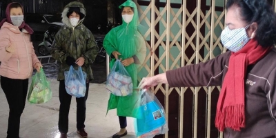 Hội chị em '3V' chung tay chống dịch ở Hà Nội: Tặng nhu yếu phẩm, biếu thuốc men cho F0