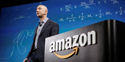 Jeff Bezos từng 'đào mộ' bài báo dự đoán Amazon sẽ thất bại: Phớt lờ chỉ trích, để thành công lên tiếng