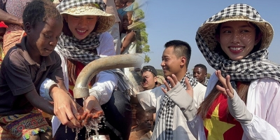 Hoa hậu Thùy Tiên đồng hành cùng Quang Linh Vlogs, xây giếng nước sạch tặng người dân Angola