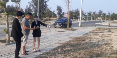 Từng là nghề 'hái ra tiền', giờ đây nhiều môi giới bất động sản muốn bỏ việc vì thị trường hạ nhiệt