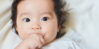 Con có thông minh hay không nhìn 4 dấu hiệu này trên bàn tay là rõ!