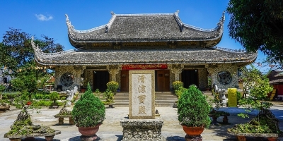 Chuyện chưa kể về ngôi chùa làm bằng san hô và gáo dừa ở Phú Yên