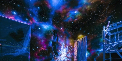 Những bức tường sơn UV đẹp như vũ trụ kỳ ảo
