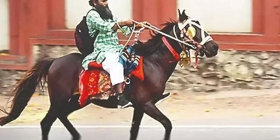 Bất ngờ với lý do người đàn ông Ấn Độ quyết cưỡi ngựa đi làm mỗi ngày