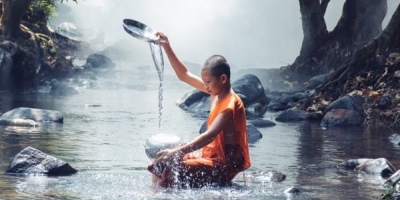 Lời Phật dạy: Những hành động làm tổn hại phúc báo, gây nghèo khó suốt 3 đời