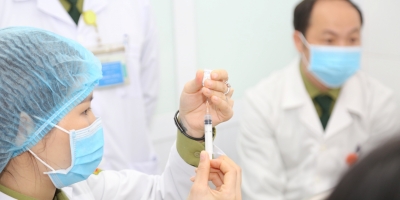 Hơn 10.000 người đã được tiêm vaccine COVID-19, Bộ Y tế yêu cầu xác minh các trường hợp bị tai biến sau tiêm chủng
