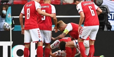 Nhạc trưởng Đan Mạch Eriksen đổ gục trên sân đấu Euro 2020, cả khán đài chết lặng chìm trong nước mắt