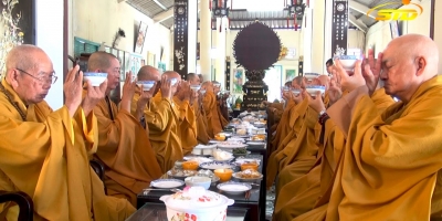Cúng trai Tăng và ý nghĩa của việc cúng dường chay Tăng trong đạo Phật