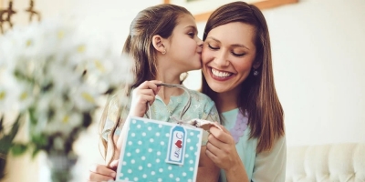 Gợi ý 15+ món quà ý nghĩa tặng mẹ ngày Mother's day