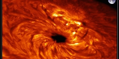 Bí ẩn vũ trụ: Phát hiện vết đen khổng lồ trên Mặt Trời, kích thước lớn bằng cả Trái Đất