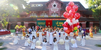 Huế thí điểm dạy môn nữ công gia chánh tại trường nữ sinh Đồng Khánh xưa