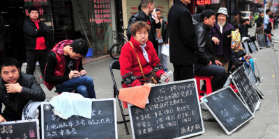 Làn sóng “tuyển dụng ngược” ở Trung Quốc: Ông chủ xếp hàng để nhân viên lựa chọn