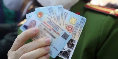 Khi tham gia giao thông có được dùng CCCD gắn chip thay bằng lái không?