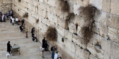 Đến vùng Đất Thánh Jerusalem linh thiêng thăm bức tường 'than khóc'