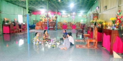 Đi tìm sự thật về 'thánh mẫu độ trần' chữa bách bệnh bằng nước lã ở Bình Phước