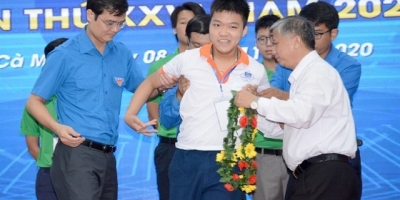 Cậu học trò bại não Nguyễn Đức Thuận ghi tên trong danh sách 15 đại diện Việt Nam dự thi Olympic Tin học châu Á 2021