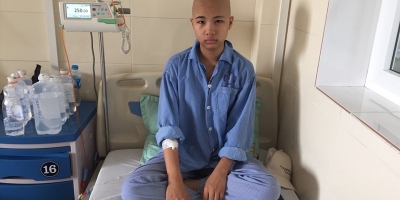 Xót xa lời khẩn cầu của nữ sinh lớp 12 bị ung thư: 'Cầu xin mọi người cứu lấy mẹ em'