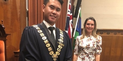 Chân dung hotboy gốc Việt vừa tròn 22 tuổi đã trở thành tân thị trưởng trẻ nhất ở Úc