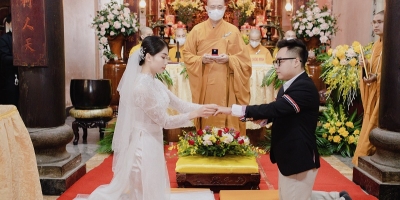 Những hình ảnh đẹp trong lễ Hằng Thuận của cặp uyên ương ở nơi cửa Phật