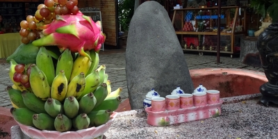 Giai thoại huyền bí về hòn đá hình lưỡi trong Tháp Bà Po Nagar ở Nha Trang