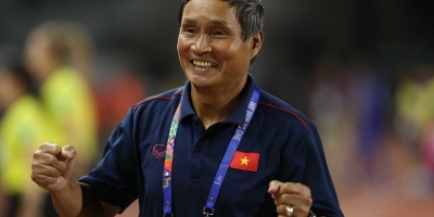 'Bố Chung' của tuyển nữ Việt Nam: Một đời tận hiến cho bóng đá nước nhà, xứng danh huyền thoại