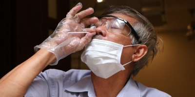 Ăn trước khi lấy mẫu test COVID-19 có làm sai kết quả không?