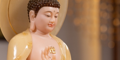 Đức Phật đã xuống tóc nhưng vì sao tượng của ngài lại có mái tóc dày, gồm nhiều cuộn xoắn?