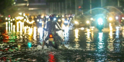 Nhiệt độ hôm nay 30/7/2022: Hà Nội hứng mưa to
