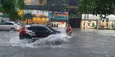 Nhiệt độ hôm nay 26/8/2022: Bão đang tan, Hà Nội còn mưa đến bao giờ?