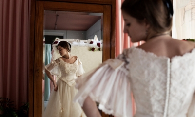 Đám cưới thời bão giá: Cô dâu chẳng ngần ngại săn váy cưới cũ, tiết kiệm hàng ngàn USD
