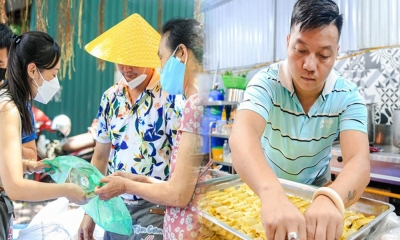 Tiệm cơm 1k cho bệnh nhi ở Hà Nội: Ánh mắt trẻ thơ xóa tan mọi vất vả