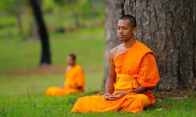 Gặp người thân đã xuất gia tu Phật, xưng hô thế nào cho phải đạo?