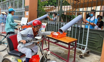 Ý tưởng “ATM lướt ống” giúp người nghèo ở Sài thành được 'cứu' giữa mùa dịch