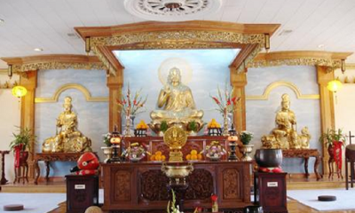 Phật tử thiết trí bàn thờ Phật nên như thế nào?