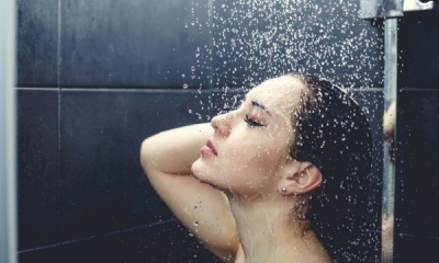 Bộ phận cơ thể chạm nước đầu tiên khi tắm hé lộ điều thú vị về tính cách của bạn