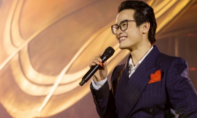 Ca sĩ Hà Anh Tuấn trích 500 triệu từ tiền bán vé concert ủng hộ quỹ vắc xin COVID-19