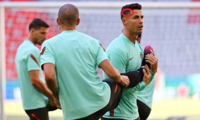 Ronaldo vô tình lộ dấu hiệu tuổi tác khiến người hâm mộ lòng đầy xót xa