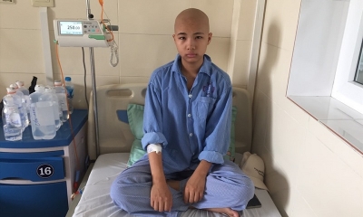Xót xa lời khẩn cầu của nữ sinh lớp 12 bị ung thư: 'Cầu xin mọi người cứu lấy mẹ em'