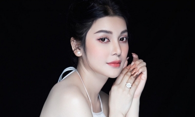 'Ngọc nữ Bolero' Lily Chen giàu cỡ nào?
