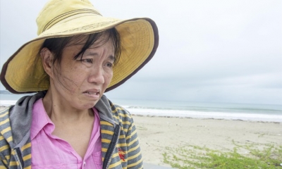 Nỗi ám ảnh kinh hoàng của người phụ nữ nghèo sau 8 tháng lao xuống biển cứu người