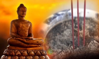 Quan điểm nhà Phật về việc rút chân nhang khi bao sái bát hương