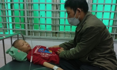 Tai họa dồn dập ập đến, người đàn ông nghèo rơi vào đường cùng: 'Chắc số trời muốn cả gia đình em chết cùng nhau'