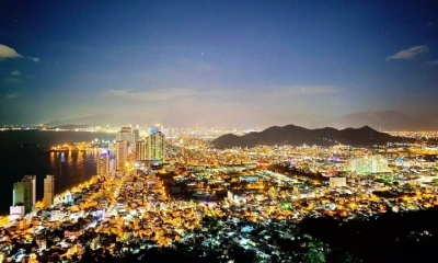 Phát hiện tọa độ đẹp xuất sắc có thể ngắm trọn thành phố Nha Trang về đêm