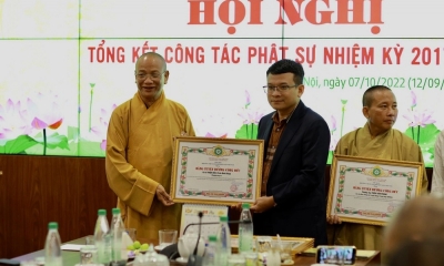 Chia sẻ xúc động của Trưởng BBT Cổng thông tin Phật giáo Việt Nam sau khi nhận Bằng Tuyên dương Công đức