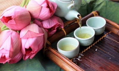 'Nước và chiếc chén' - Triết lý nhân sinh về nguồn gốc của phiền não ở đời