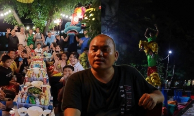 Chàng trai đầu đinh 29 tuổi và câu chuyện trở thành 'ba' của hơn 200 đứa trẻ bụi đời