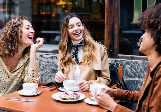 Người Pháp 20 tuổi sống cho tuổi trẻ, 30 tuổi sống có ý vị, 40 tuổi sống có trí tuệ, 50 tuổi sống thản nhiên với đời